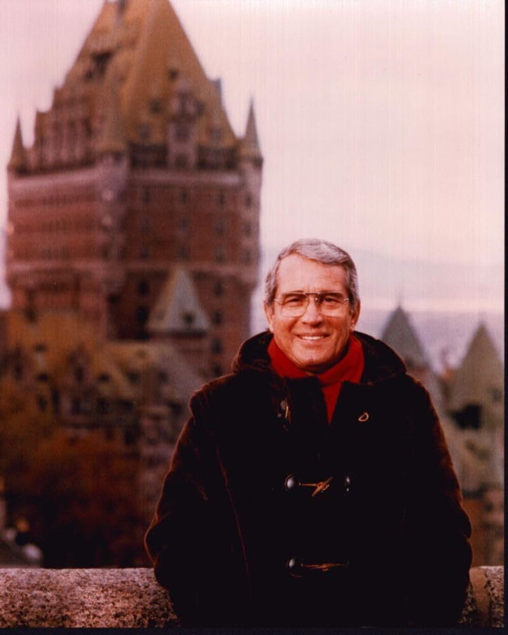 5316 Perry Como In Coat And Red Scarf Photo Print 16 x 20 - Item # MVM50710